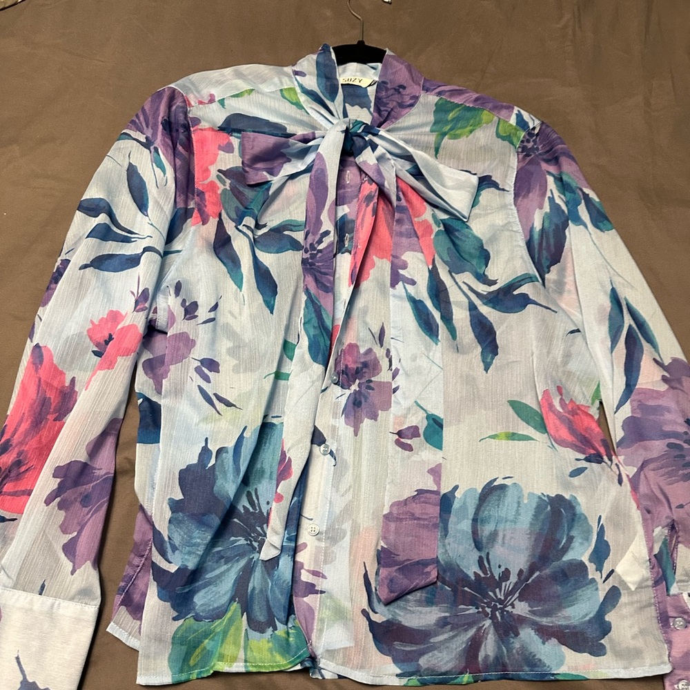 Suzy shier blouse - size XL - worn ONCE